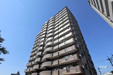 ライオンズマンション藤ヶ丘ガーデンシティ参番館の外観（南東側から）