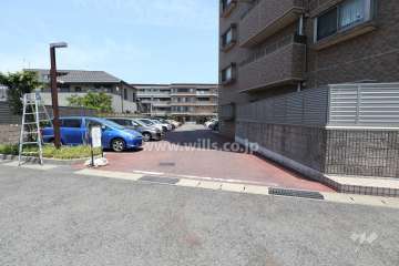 駐車場出入り口