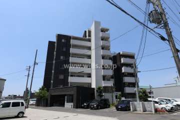 ロイヤルクレスト矢田アクアティブの外観（東側から）