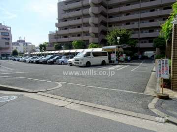 駐車場出入り口