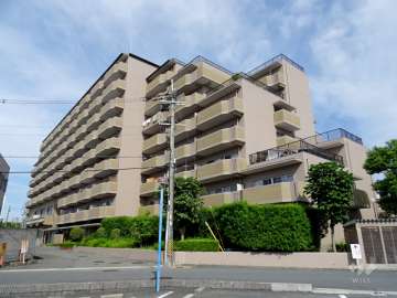 メロディーハイム吹田青葉丘の外観（南東側から）
