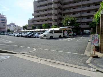 駐車場出入り口