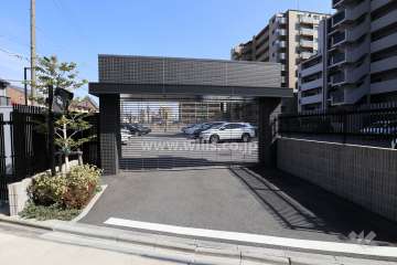 駐車場出入口（リングシャッター付き）