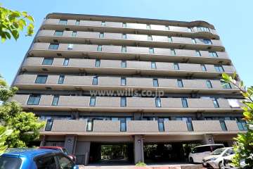 ライオンズマンション小幡緑地の外観（南西側から）