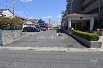 駐車場出入り口