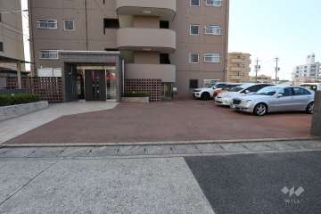 駐車場出入り口