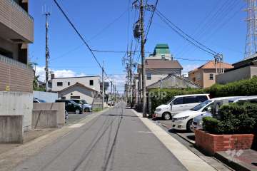 敷地北側の前面道路