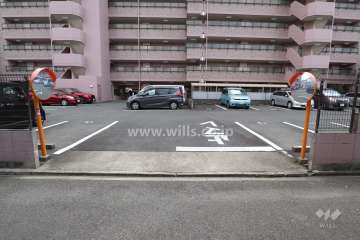 駐車場出入り口