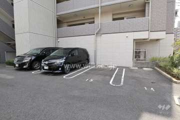 敷地内駐車場（屋外平面式）