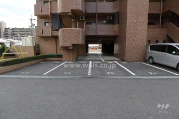 敷地内駐車場（屋外平面式）