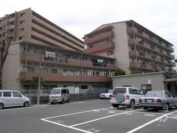 千里山田ビューハイツの外観（南西側から）