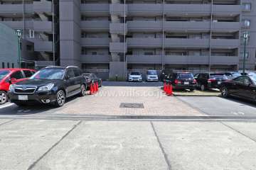 駐車場出入り口