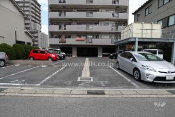 駐車場出入り口