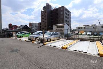 敷地内駐車場（屋外平面式）