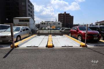 敷地内駐車場（屋外平面式）
