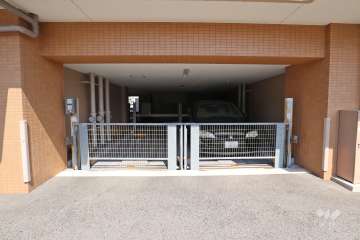 敷地内駐車場（屋内機械式）