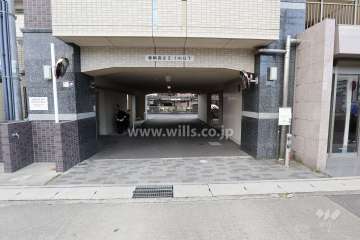 駐車場出入り口