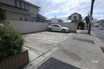 敷地内駐車場（屋外平面式）