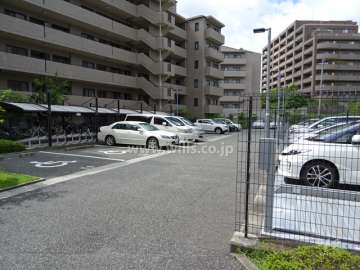 敷地内駐車場（屋外平面式と屋外機械式）