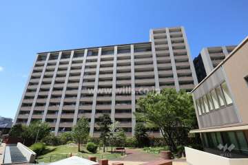 パークシティ ザ・ウィングス西棟の外観（南側から）