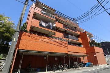 ライオンズマンション小幡の外観（南西側から）