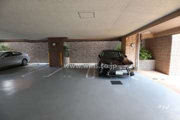 敷地内駐車場（屋内平面式）