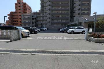 駐車場出入り口