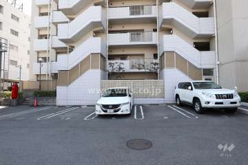 敷地内駐車場（屋外平面式）