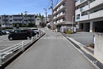 敷地南側の前面道路