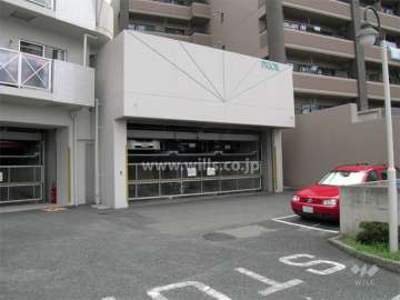 敷地内駐車場（機械式と平面式とがあります。）