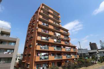 ライオンズマンション瓢箪山の外観（南西側から）