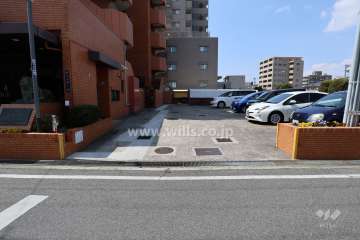 駐車場出入り口