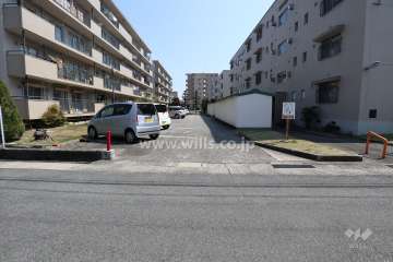駐車場出入り口