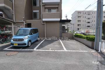 敷地内駐車場（屋外平面式）