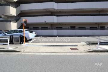 駐車場出入り口