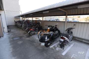 駐輪場とバイク置場