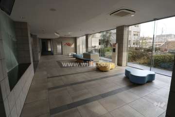 エントランス奥の共用スペース