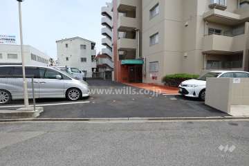 駐車場出入り口