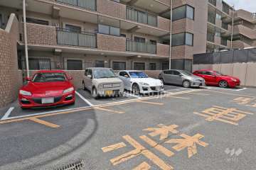 敷地内駐車場（屋外平面式）