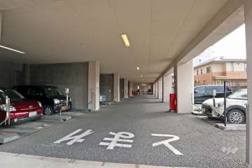 敷地内駐車場（屋内平面式）