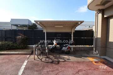 駐輪場とバイク置場