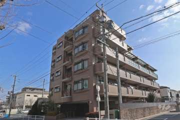 ライオンズマンション藤ヶ丘北の外観（南側から）