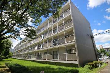 森孝東住宅2号棟の外観（東側から）