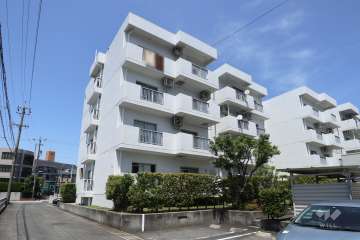 森孝台住宅1号棟の外観（南西側から）