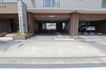 駐車場出入り口