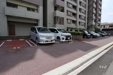 敷地内駐車場（屋外平面式）