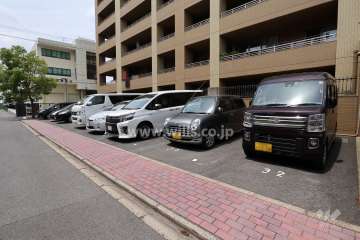 敷地内駐車場（屋外平面式）