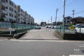 駐車場出入り口