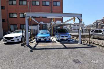 敷地内駐車場（屋外は機械式と平面式があります。）
