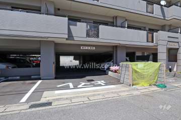 駐車場出入り口